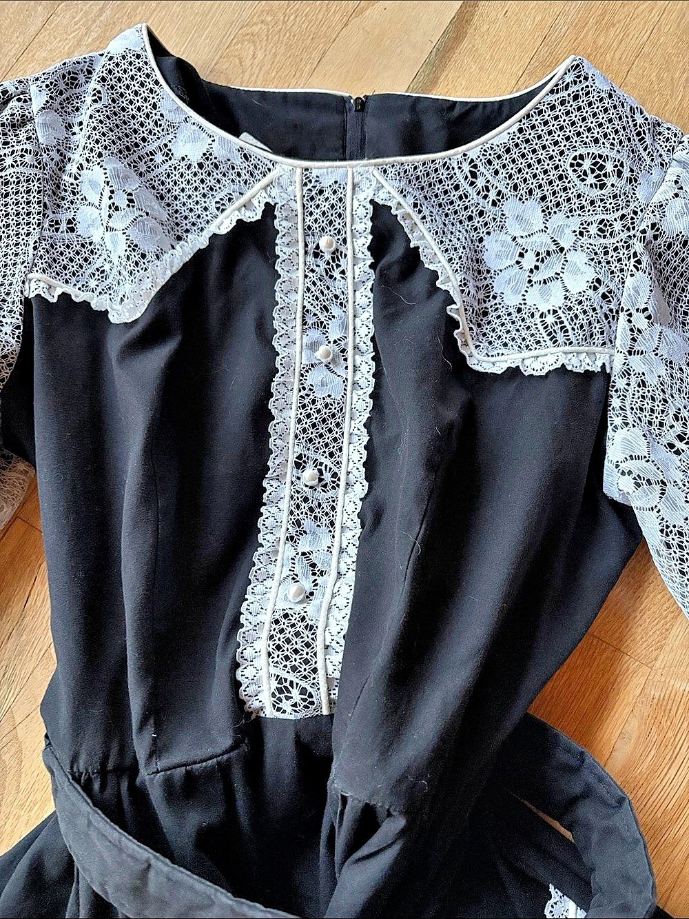 Vintage Womens Frilly Ruffled Lace Line Square Dancing Dress w Belt - Picture 3 of 8